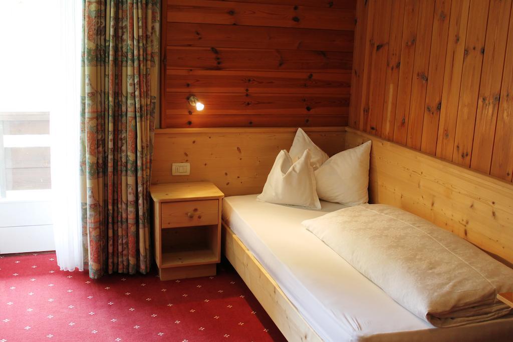 Albergo Alisander Kurfar Zimmer foto